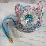 Bracelet Beauty Alicia Blue cuff Haute-Couture embroidered with Swarovski crystals, a fine white lace and seed beads.
